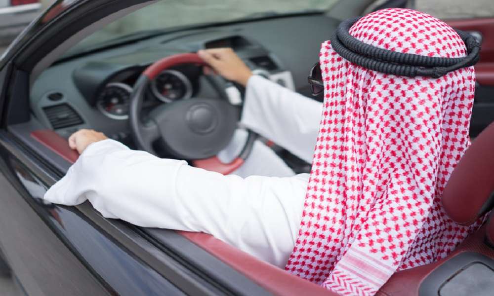 هل يمكن تفويض شخص عليه مخالفات لقيادة مركبة مرورية؟