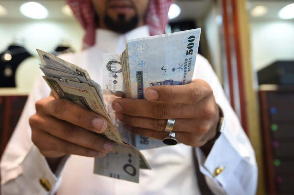 إليك كيفية حساب ضريبة القيمة المضافة في السعودية 1445