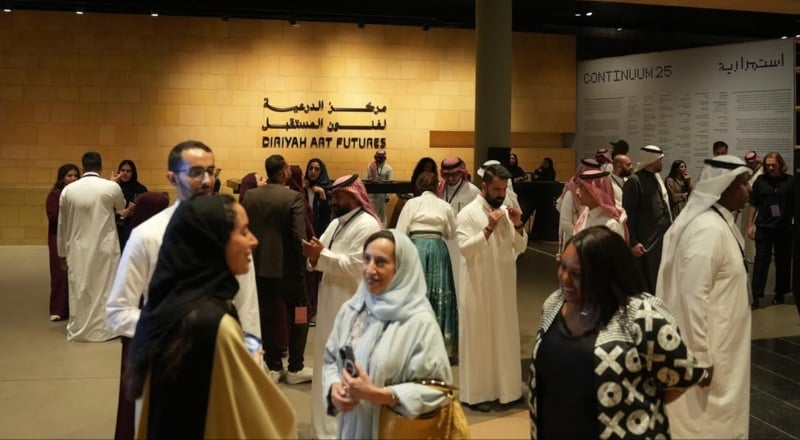 معرض استمرارية 25