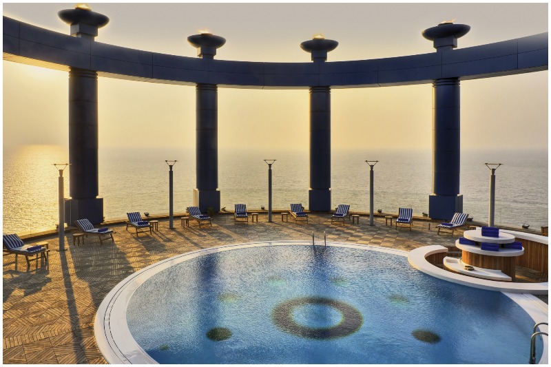 Rooftop pool Rosewood Jeddah