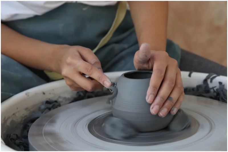 Elements Studio Jeddah pottery class