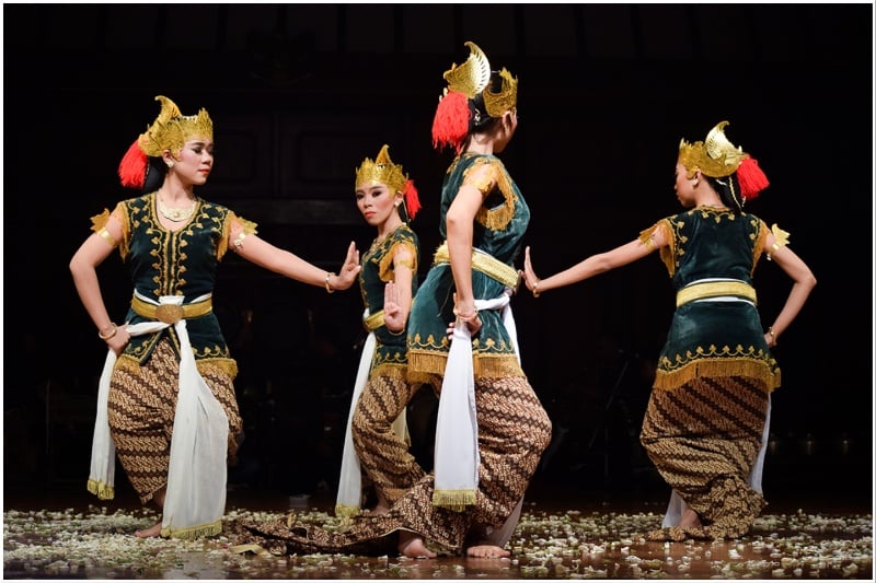 Indonesian traditional dance