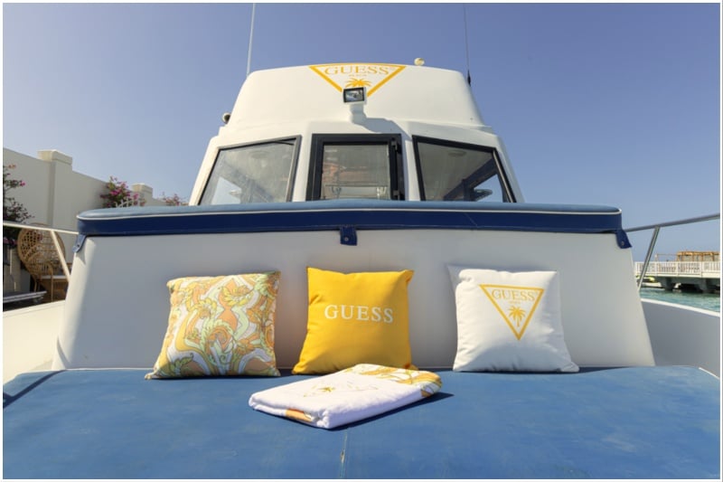 GUESS x Oia