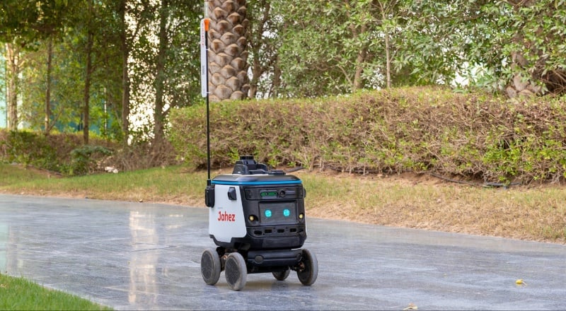 food delivery robots in Saudi Arabia