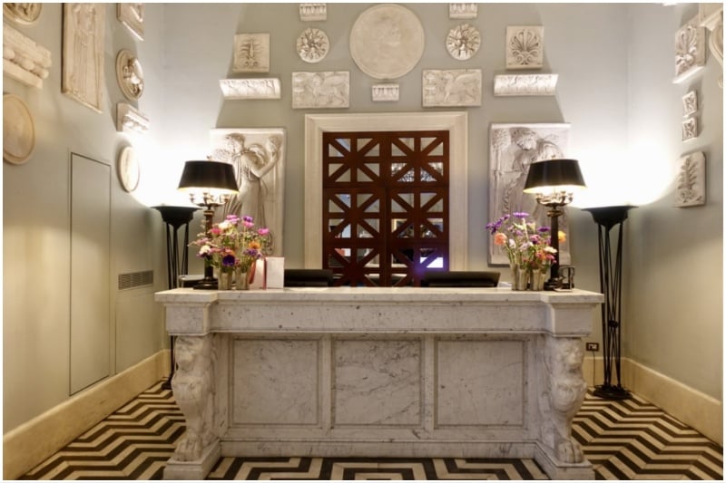 Hotel de la Ville concierge