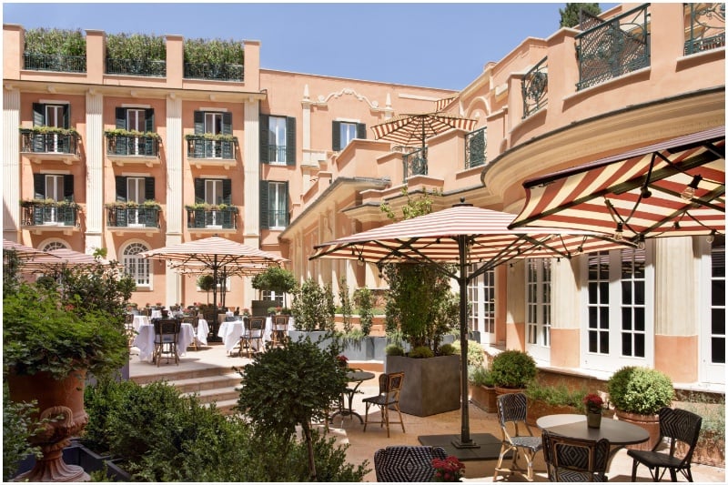 Mosaico courtyard