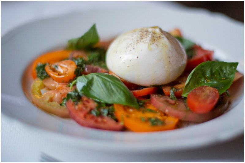 Carbone burrata caprese
