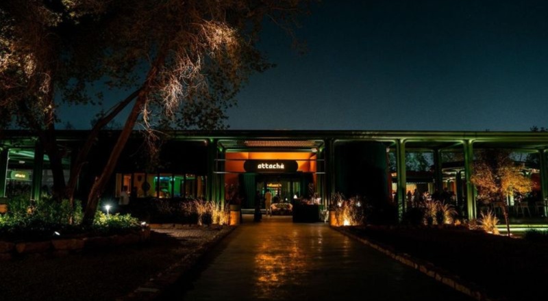 attaché Winter Market