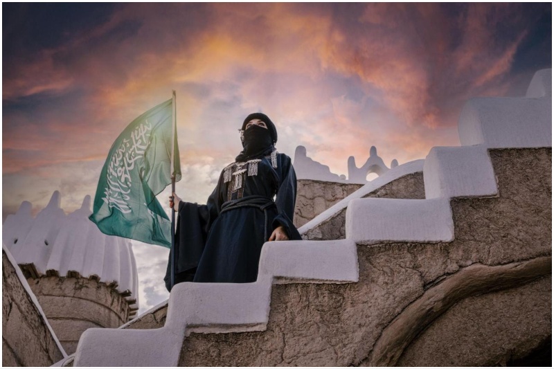 Mansour Mohsen - Saudi Woman holding the Flag