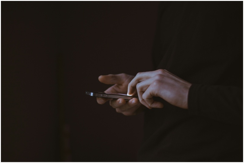 Unsplash_Mobile phone