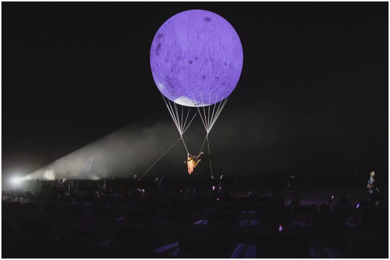 AlUla Skies Festival Hot Air Balloon Glow show