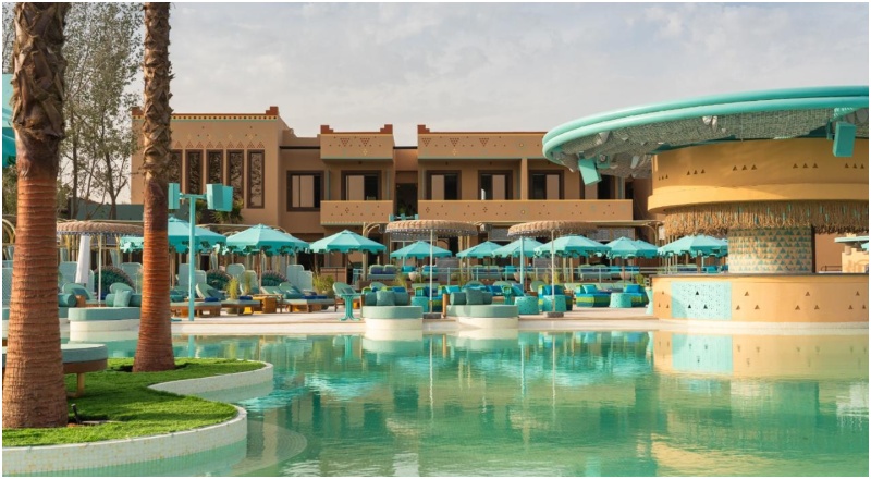 Pool Club at attaché